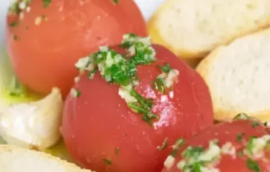 Saftige Tomaten mariniert in aromatischem Olivenöl