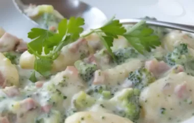 Saftiger Lachs und zarter Brokkoli in einer cremigen Gnocchi-Sauce