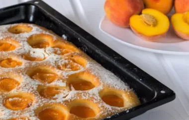 Saftiger Pfirsich Blechkuchen mit knusprigem Teig