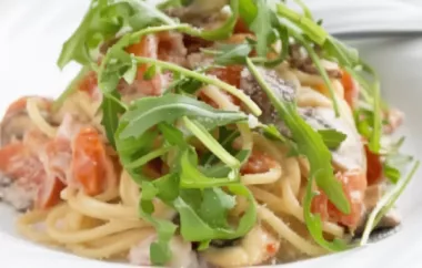 Sauerrahm-Champignon-Spaghetti auf Rucola - Ein leckeres, cremiges Gericht
