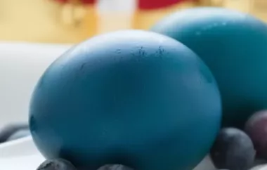 Verleihen Sie Ihren Ostereiern eine natürliche blaue Farbe mit Heidelbeeren!