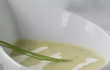 Warme Avocado-Cremesuppe