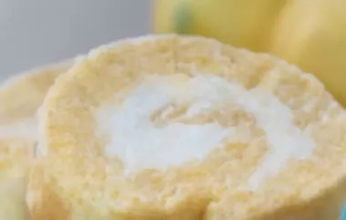 Zitronen Biskuit Roulade - Luftige Leichtigkeit mit frischem Zitronengeschmack