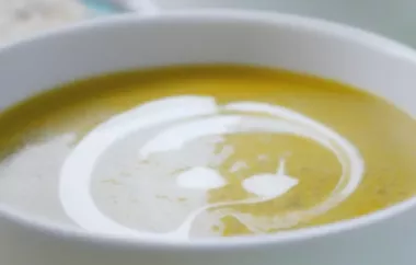 Zucchinicremesuppe mit Curry - eine köstliche und gesunde Suppe