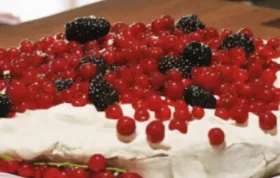 Beeren-Baiser-Torte