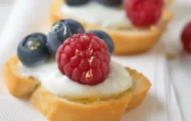 Beeren-Bruschetta - ein fruchtiges Dessert