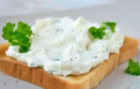 Cremiger Gorgonzola-Aufstrich für Genießer