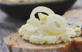 Deutscher Erdäpfel-Grammelaufstrich - Ein herzhafter Aufstrich aus Kartoffeln und Grammeln