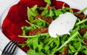 Ein erfrischendes und gesundes Rezept für Rote Rüben Carpaccio