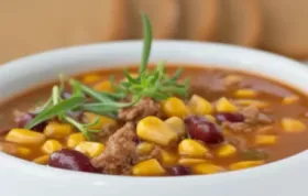 Ein herzhafter Klassiker: Chili con Carne mit würzigem Faschiertem