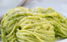 Ein köstliches Rezept für selbstgemachtes Basilikum Pesto nach Mailänder Art