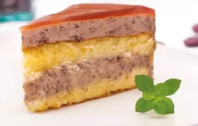 Eine köstliche Torte mit Käferbohnen und einem Hauch von Granatapfelgelee