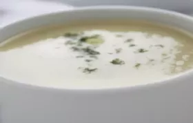 Einfaches und leckeres Rezept für Pastinakencremesuppe