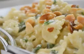 Erdnuss-Spinat-Pasta mit Kokosmilch