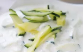 Erfrischend und köstlich: Griechischer Zucchini-Tzatziki