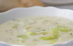 Erfrischende geeiste Lauchsuppe