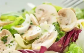 Erfrischender Salat mit saftigen Champignons
