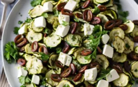 Erfrischender Zucchini-Karotten-Salat - Das perfekte Sommerrezept!