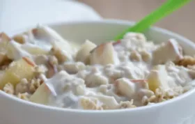 Erfrischendes Müsli mit Buttermilch