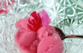 Erfrischendes Rosen Sorbet Rezept