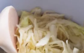 Gedünstetes Kraut mit Speck - Ein herzhaftes und gesundes Rezept