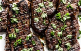 Gegrillte Rumpsteaks in Rotwein-Marinade - Ein saftiges und würziges Steakrezept