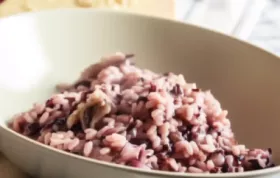 Genießen Sie ein köstliches Radicchio-Risotto mit diesem einfachen Rezept!