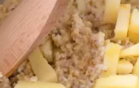 Gesunder und leckerer Apfel-Brei für den perfekten Start in den Tag
