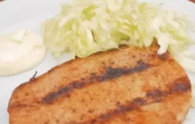 Grillkotelett mit Krautsalat