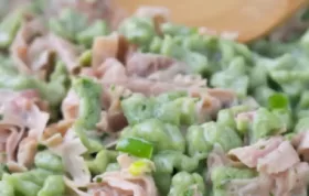 Herzhafte Spinatspätzle mit würzigem Schinken