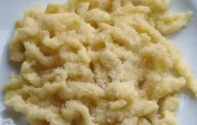 Käse-Knoepfle mit Spätzle