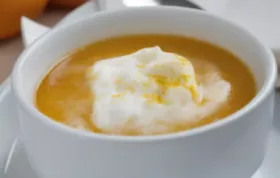 Karotten-Orangensuppe mit Joghurt