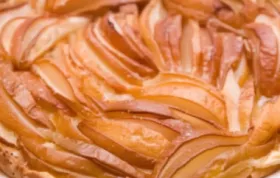 Knusprig-süße Tarte Tatin mit Blätterteig