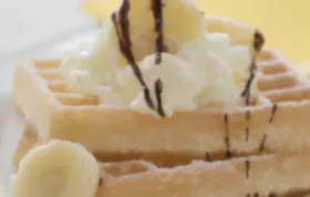 Köstliche Bananen Waffeln mit leckerem Vanilleschlag