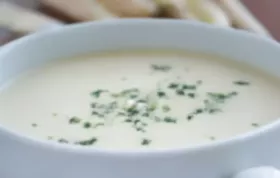 Köstliche Spargelcremesuppe zum Genießen