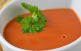 Köstliche Tomatencremesuppe mit einer extra Portion Sämigkeit durch Reis