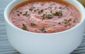 Köstliche Tomatensuppe mit Kresse