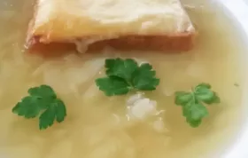 Köstliche Zwiebelsuppe nach französischem Rezept