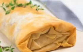 Köstlicher Apfelstrudel mit selbstgemachtem Strudelteig