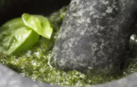 Köstliches Pesto mit Basilikum und Bärlauch