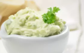 Köstliches Rezept für Avocadocreme mit Knoblauch