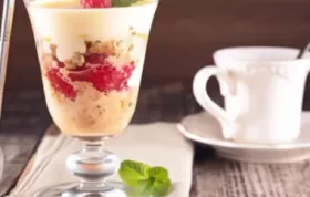 Köstliches Tiramisu mit fruchtigen Himbeeren