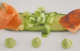 Lachs auf Gurken-Dill-Gemüse