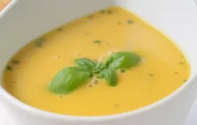 Leckere und gesunde Karotten-Kartoffel-Suppe für kalte Tage