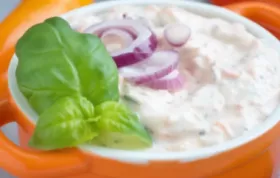 Leckerer Karotten Dip mit Joghurt und Petersilie