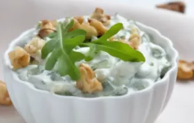 Leckerer Rucola Dip für Partys und Grillfeste