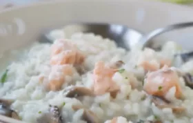 Leckeres Pilzrisotto mit zartem Lachs