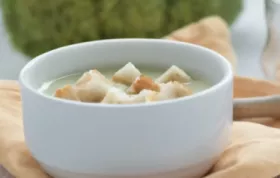 Leckeres Rezept für cremige Brokkoli-Käse-Suppe
