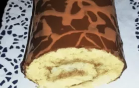 Leckeres Rezept für eine Biskuitroulade mit Nutellafüllung