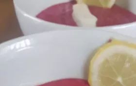 Leckeres Rezept für eine erfrischende Beerenmousse